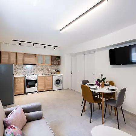 Boukamvillia Apartment, Just 500m From * Nidrí