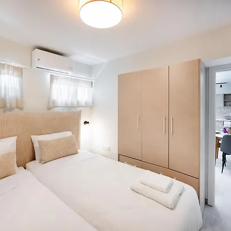 Boukamvillia Apartment, Just 500m From Apartman *