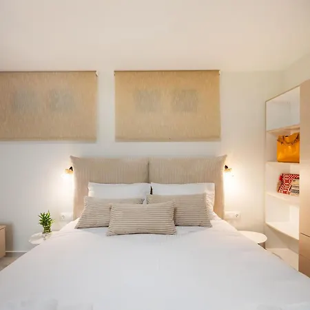 Boukamvillia Apartment, Just 500m From Nidrí