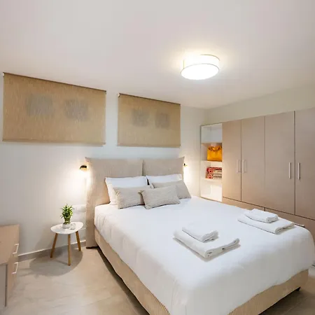 Apartment Boukamvillia Apartment, Just 500m From