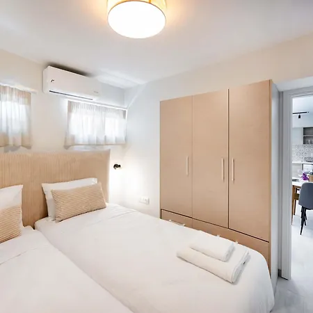 Boukamvillia Apartment, Just 500m From Nidrí